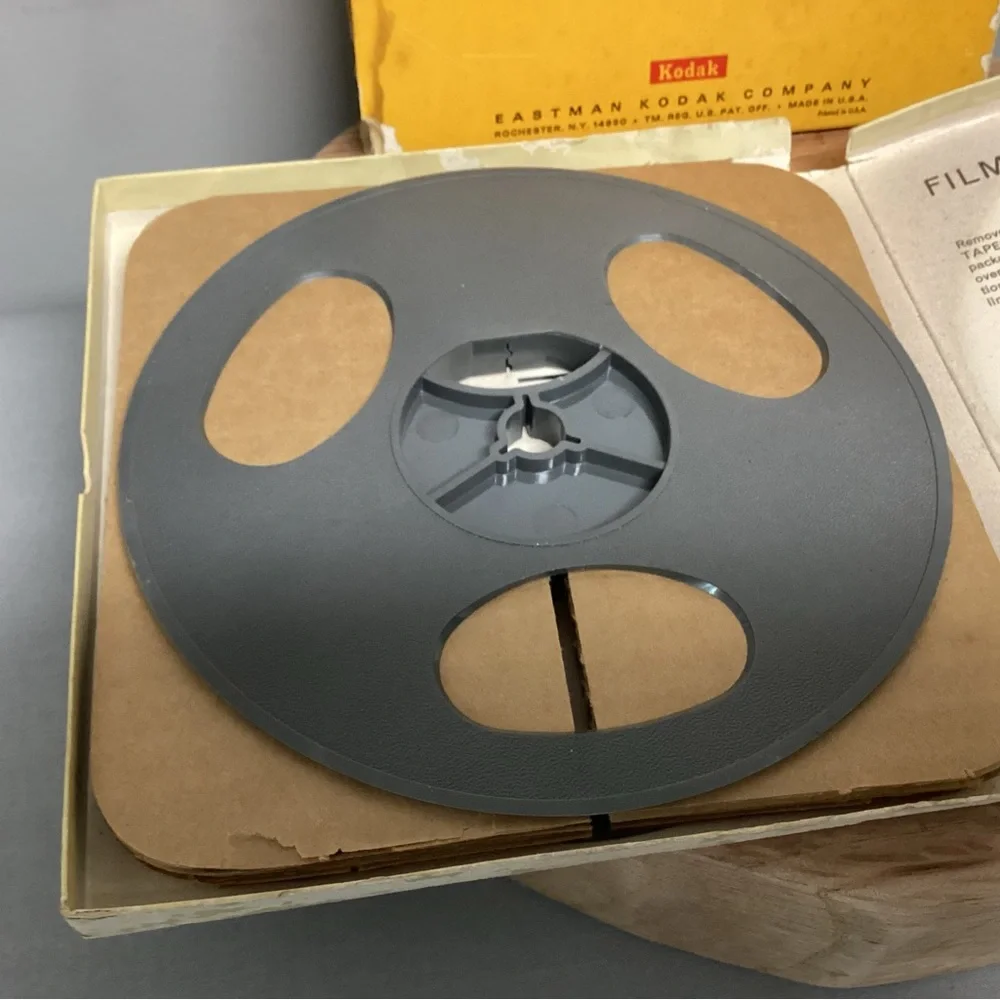 🟡 Vintage - Never Used - Kodak Movie Reel - Super 8 - 400 Feet - Made In USA